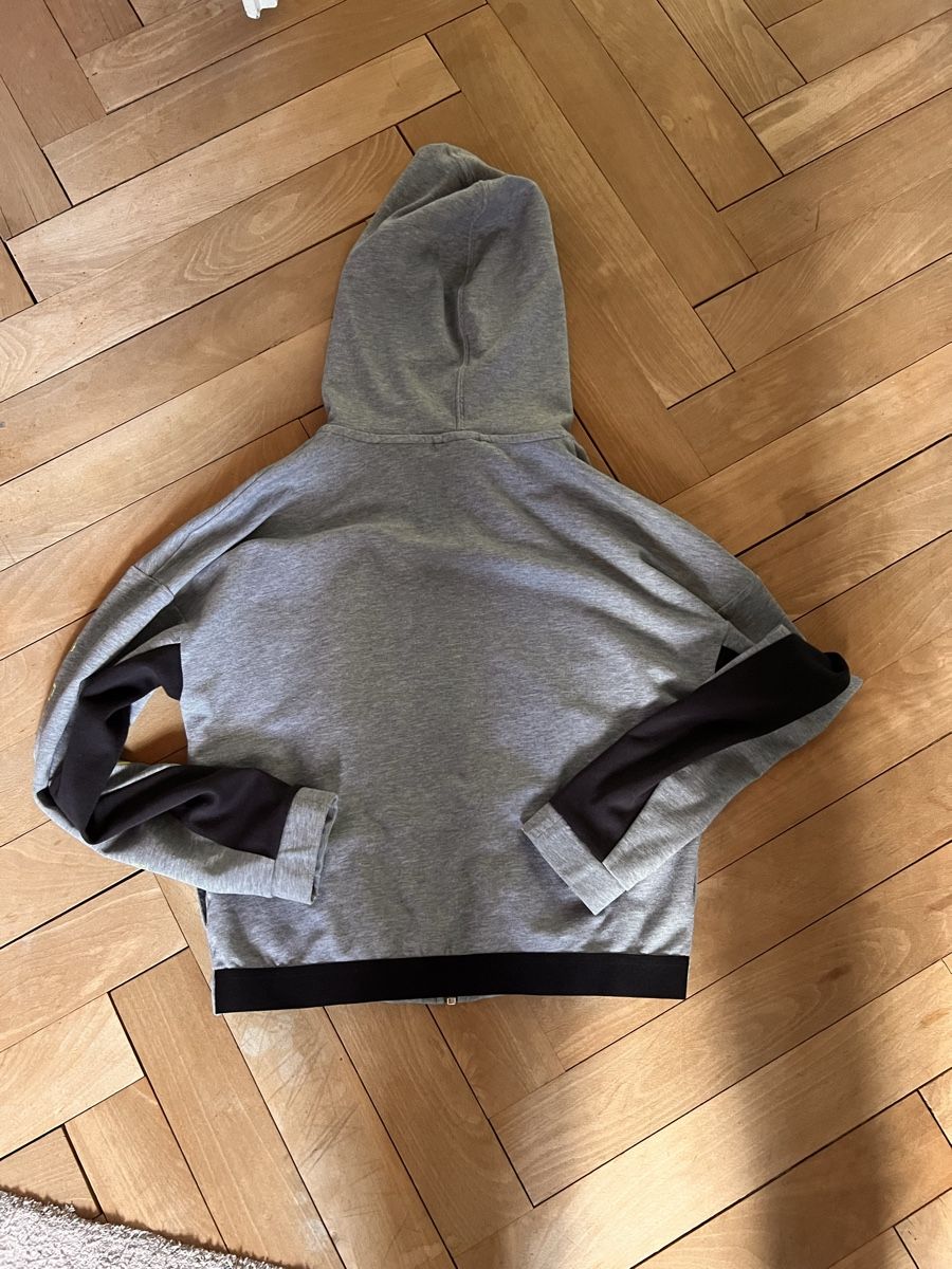 Puma Jacken: Puma Kapuzenjacke, Grösse M  – Gebraucht aus Pieterlen von l.pro6 1