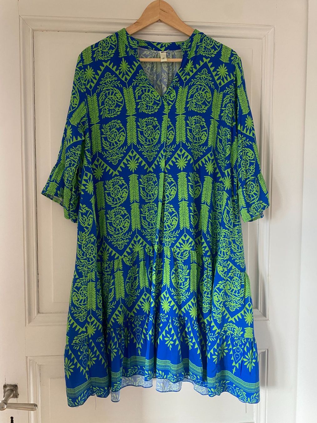 Vestiti: BLAU-GRÜNES GEMUSTERTES KLEID – Nuovo (secondo la descrizione) da Zürich venduto da ilj_b22t