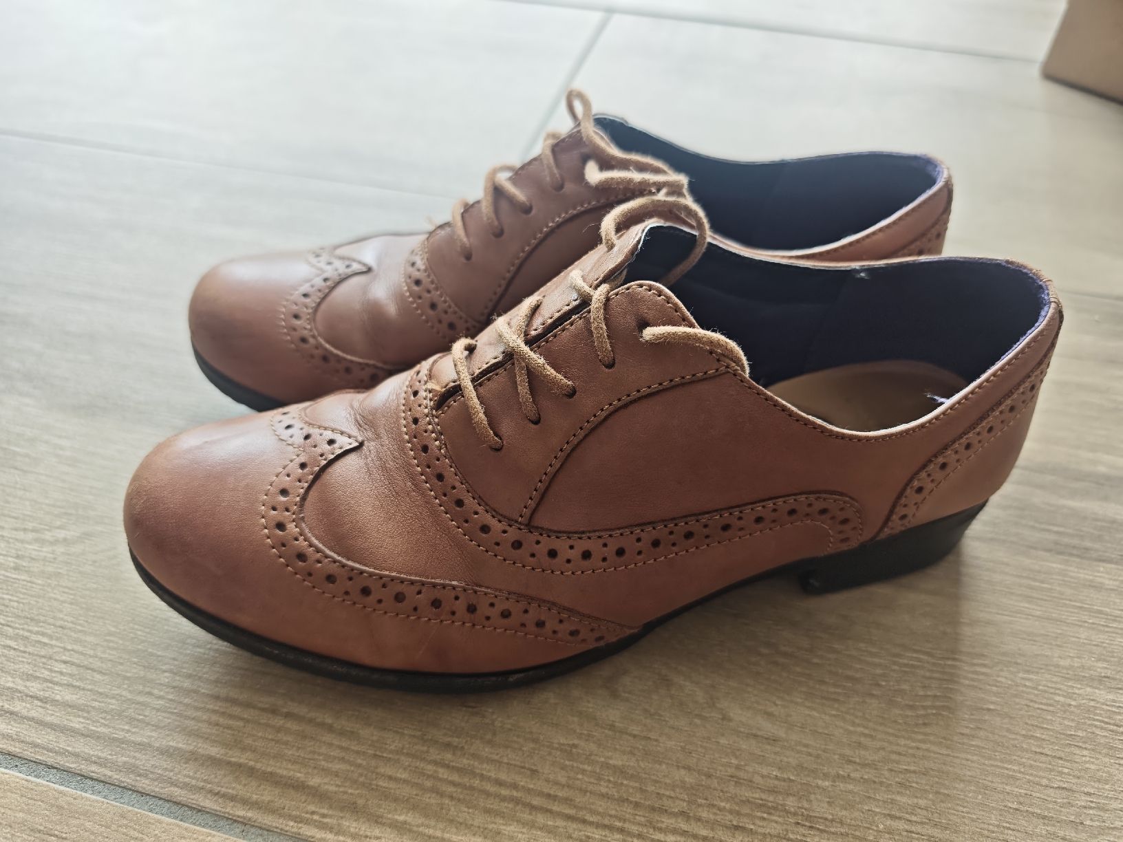 Clarks Scarpe da donna: Clarks leather Shoes Brown Size 38.5 – Usato da Rothenfluh venduto da Carly_Q