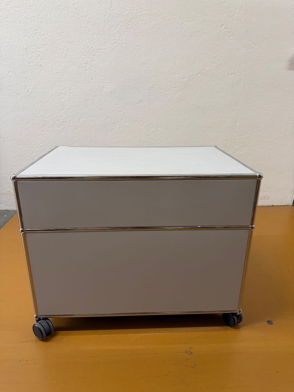USM Korpus: USM Haller Rollcontainer mit 3 Schubladen – Gebraucht aus Dietlikon von ComdatAG 4