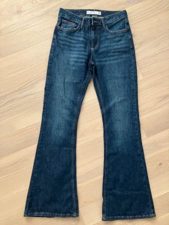 Neu: Damen Jeanshose, Grösse 38, flared fit, Amisu Jeans Co.