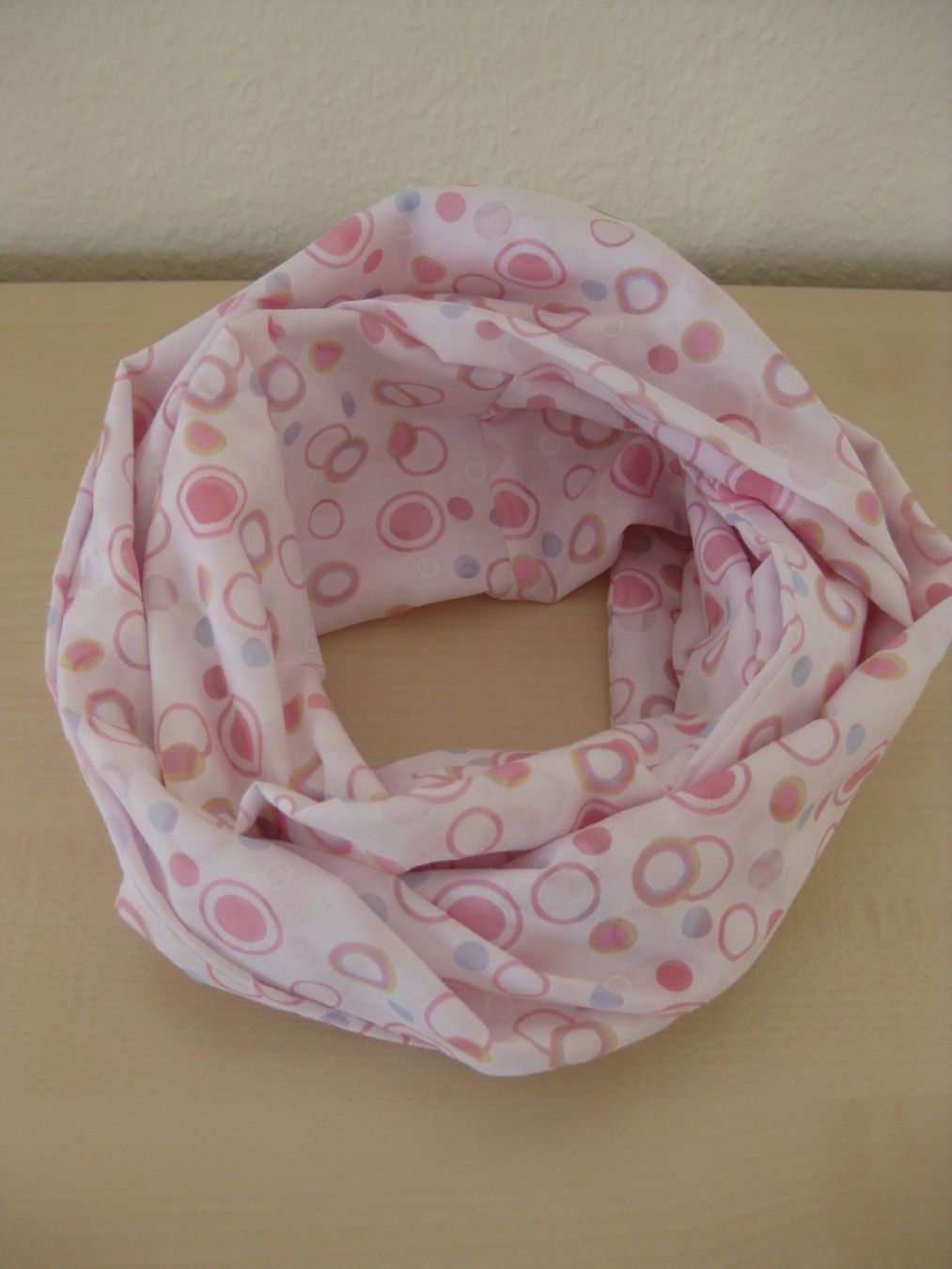 Foulard & Sciarpe: Hübscher Frühlings-Loop in rosé – Nuovo (secondo la descrizione) da Brugg AG venduto da Biomaga