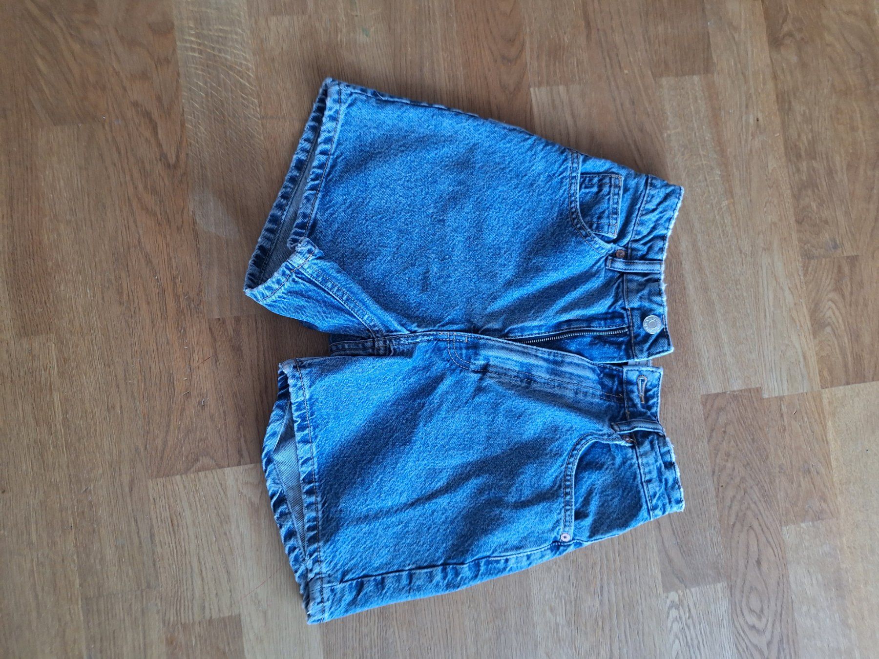 Zara Jeans: Zara shorts 36 – D'occasion à Bern par lenelowic