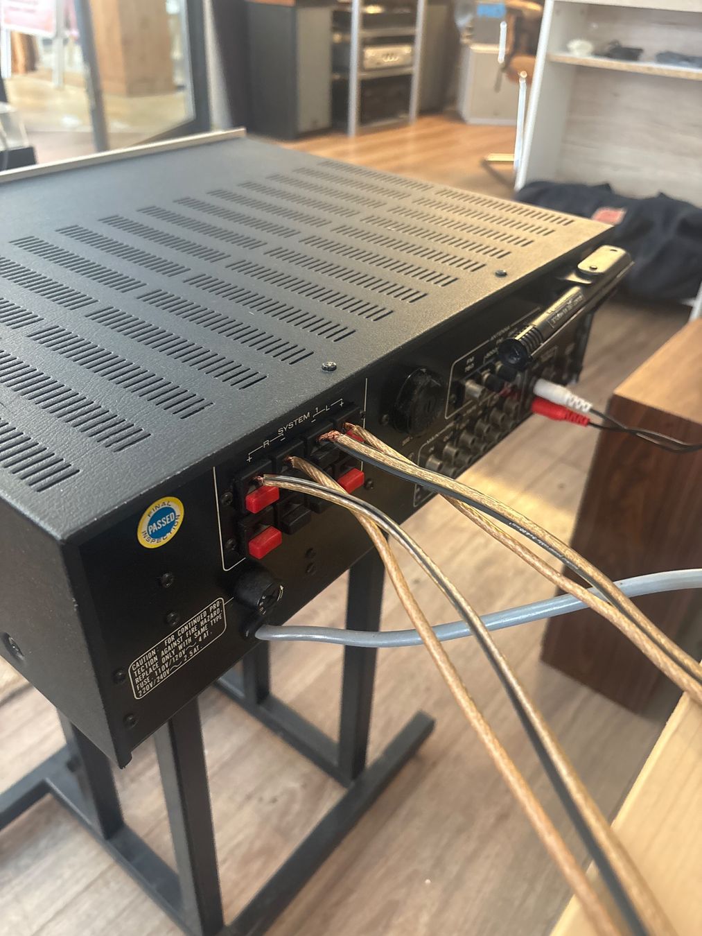 Marantz Ricevitori: Marantz 2238 B – Usato da Onnens VD venduto da Vintage-Hifi-Store 3
