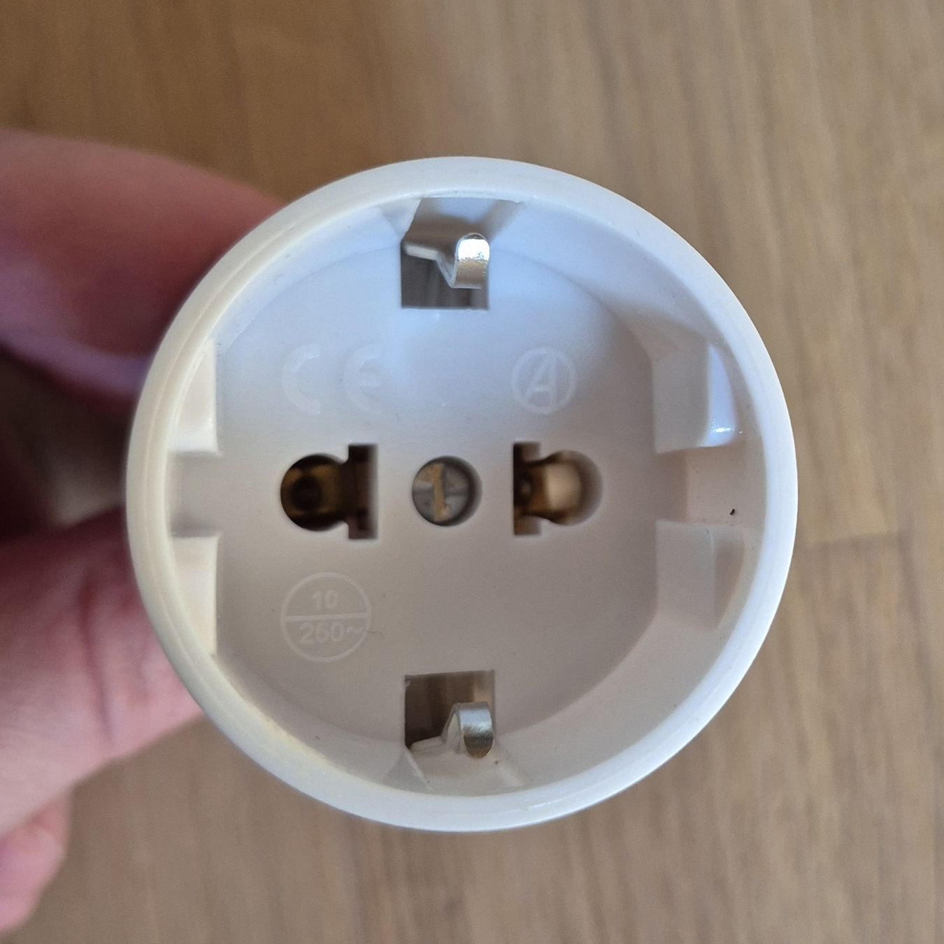 Lecteurs & Adaptateurs: Adapter Schuko (EU) -> Schweiz  – D'occasion à Volketswil par SwissAir86 1