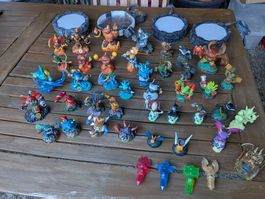 Lot Skylanders XXL - 39 figurines + 4 portails + Trap Team👾