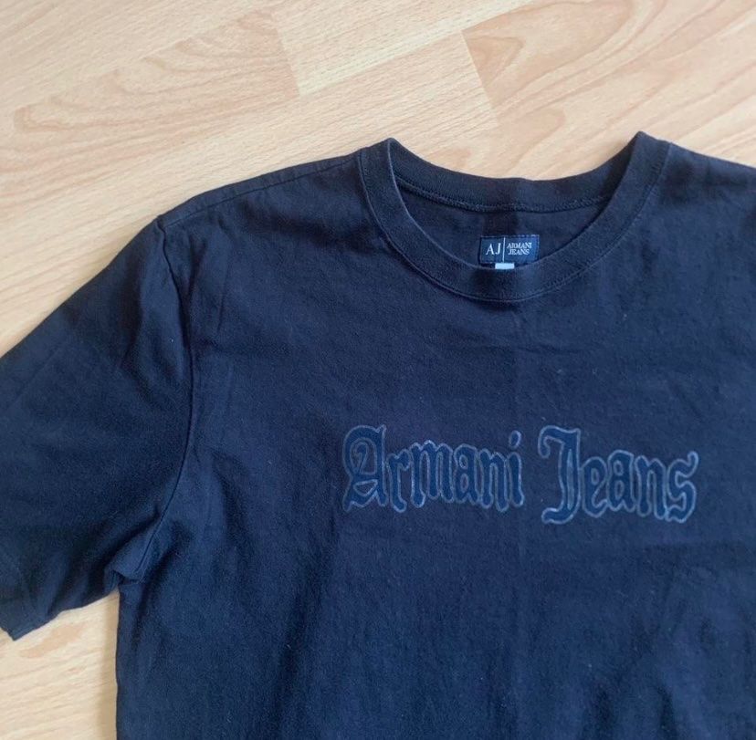 Armani T-shirt: Schwarzes Armani Jeans Shirt – Usato da Bern venduto da sel_v6l2 1