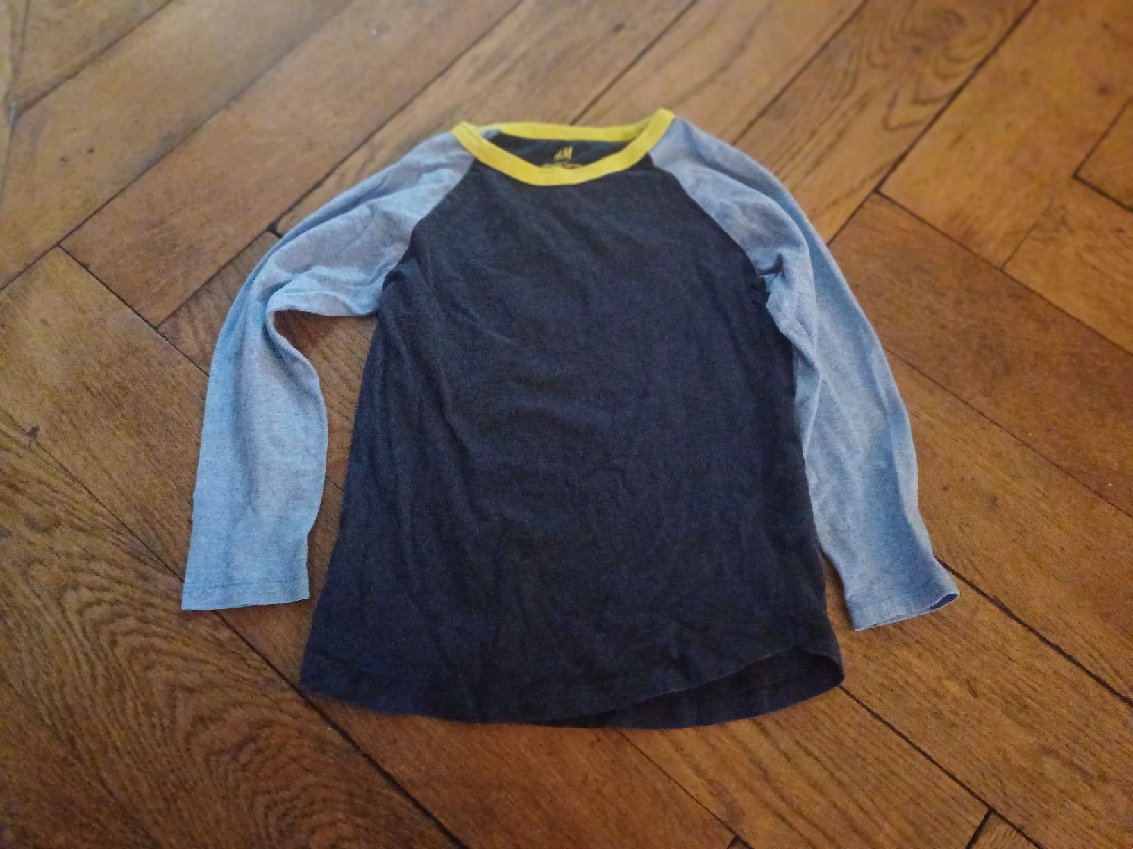 H&M Maglioni & Felpe: Langarmshirt Grösse 110/116 von H&M – Usato da Schönenwerd venduto da pomodor