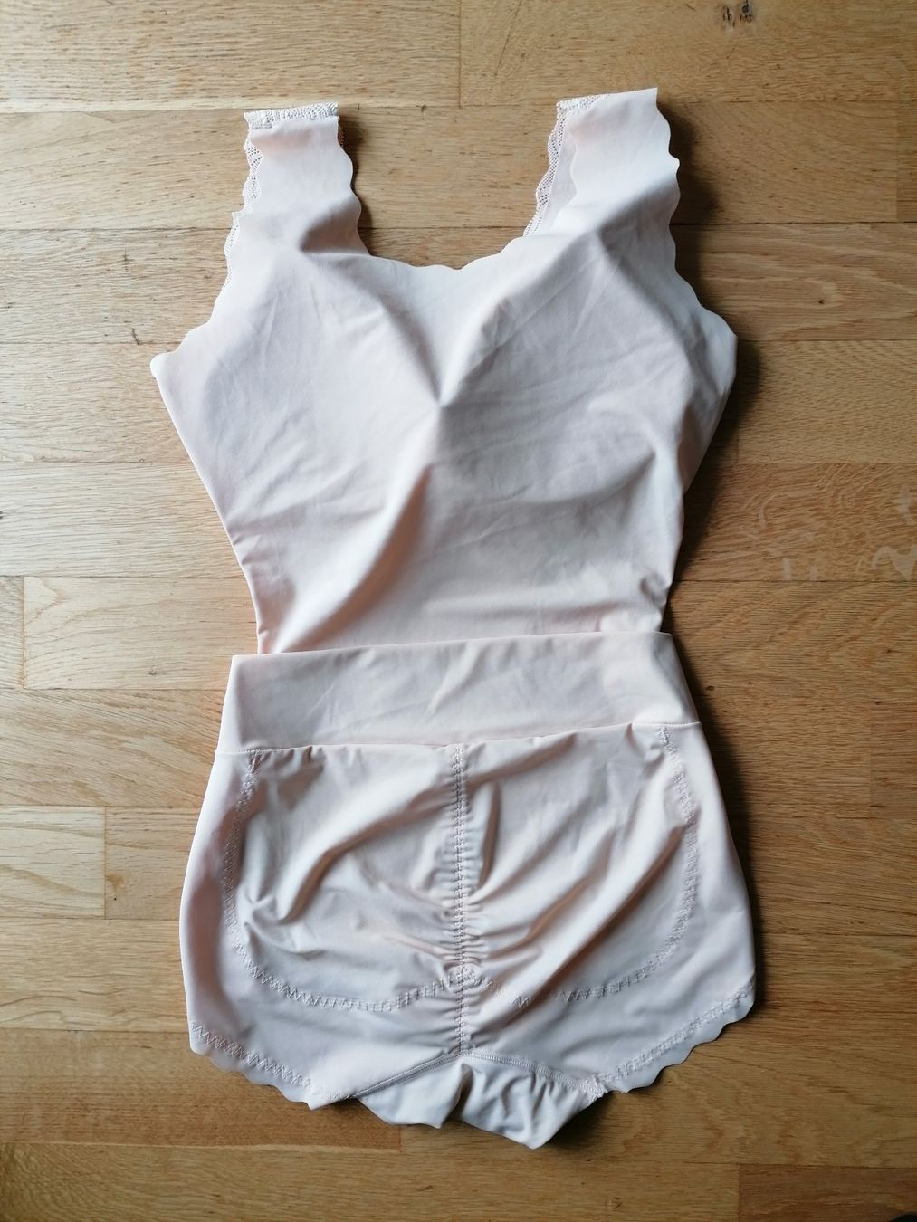 Altra biancheria intima: hübsche body gr. 32-34 – Usato da Uetikon am See venduto da Eijalina 1