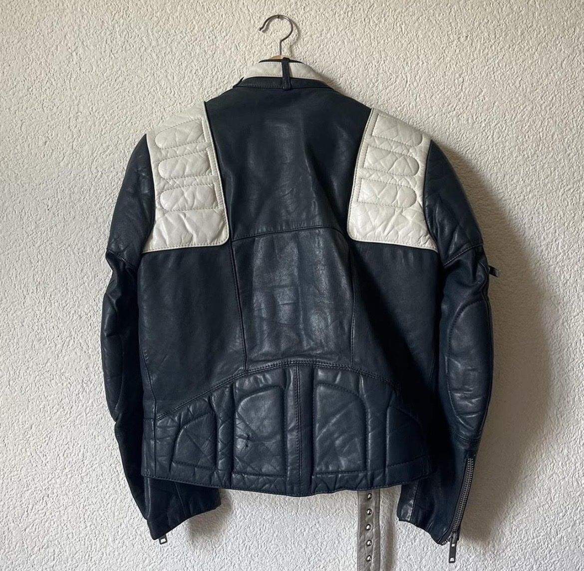 Giacche: Leather Jacket Navy Blue/White Quilted Shoulders Size S – Usato da Zürich venduto da Melina.A 2