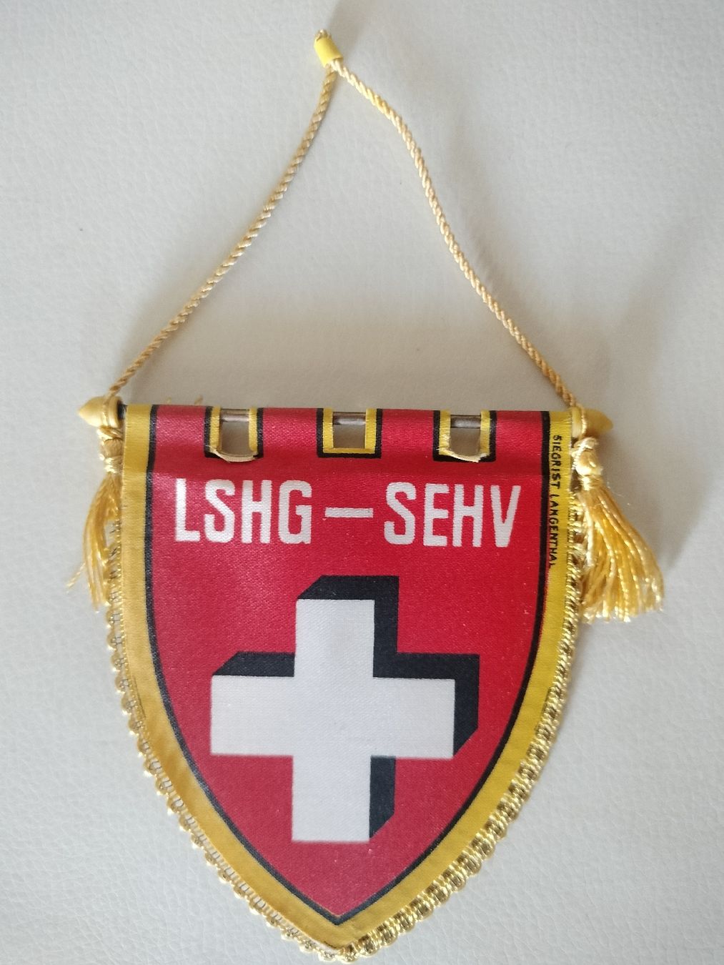 Bandiere: Antiker EHC Arosa Autowimpel – Usato da Schwanden Sigrisw venduto da len_9yqg 1