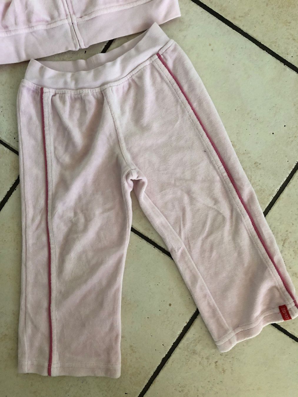 Esprit Pyjamas & Ähnliches: Esprit Plüsch Trainer Gr.92 – Gebraucht aus Obergerlafingen von cabo4 2