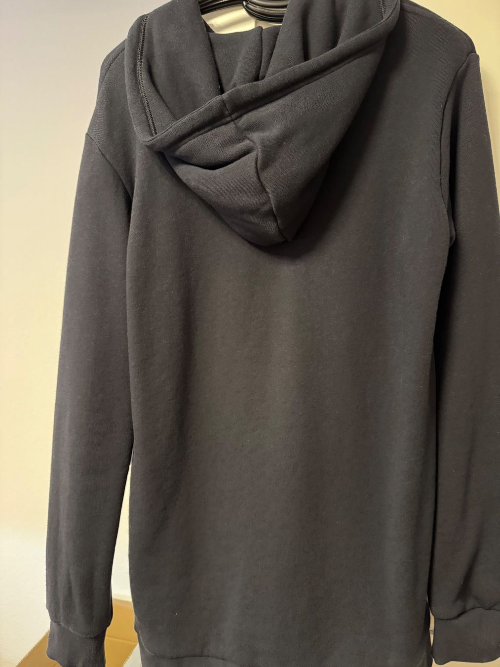 Maglioni & Felpe: Adidas Hoodie – Usato da Flamatt venduto da Gamer1991 1