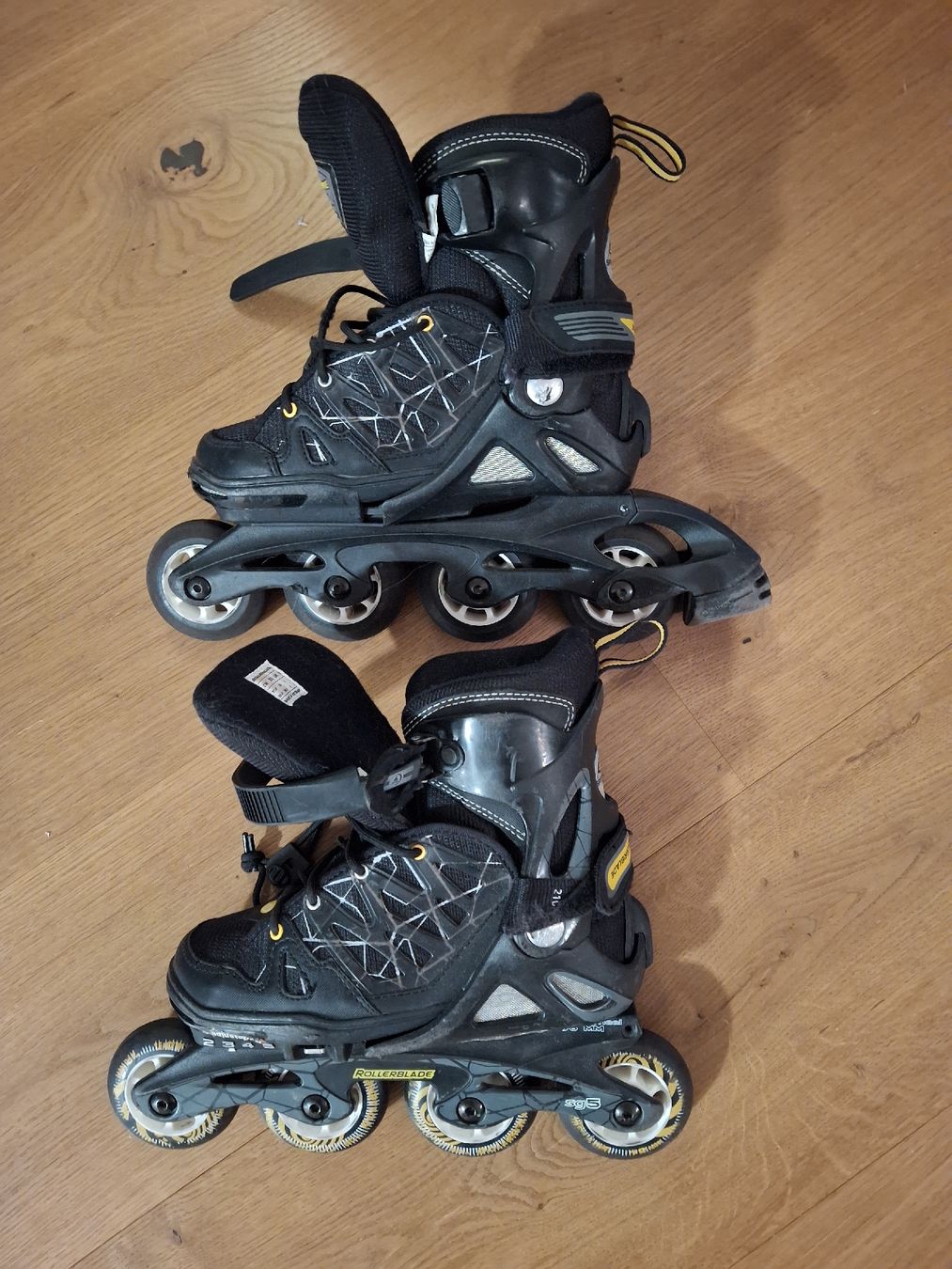 Pattini in linea & Pattini a rotelle: Junior Rollerblades Gr. 33 - 36.5 – Usato da Niederbipp venduto da Himbo62 1