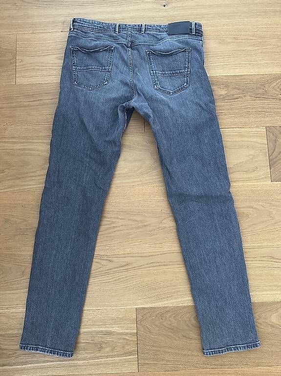 Massimo Dutti Jeans: Massimo Dutti Jeans 34/34 Slim fit – Usato da St. Gallen venduto da iva_yxh2 2