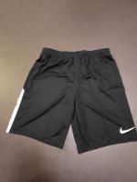 Nike Shorts Schwarz/Weiss, Kinder Grösse L, Neu!