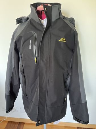 Herren Regenjacke Outdoor Gr. M Wasserdicht 20000 mm