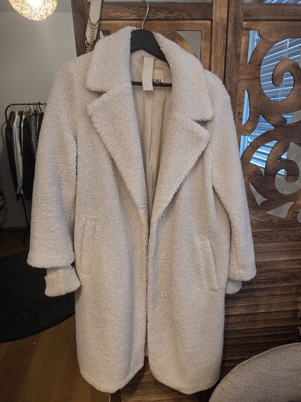 Cappotti: Super warmer Teddy Mantel Gr. 40 creme/champagner – Usato da Dürrenäsch venduto da Fonsi_12