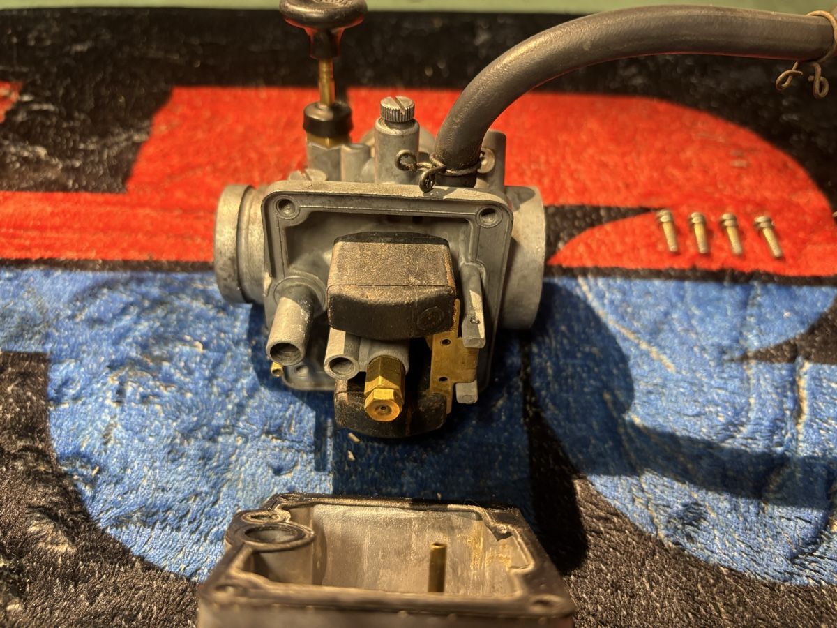 Yamaha Tutti i ricambio per moto: Yamaha XT 125 Carburateur – Usato da Mézières VD venduto da P-M-C 2