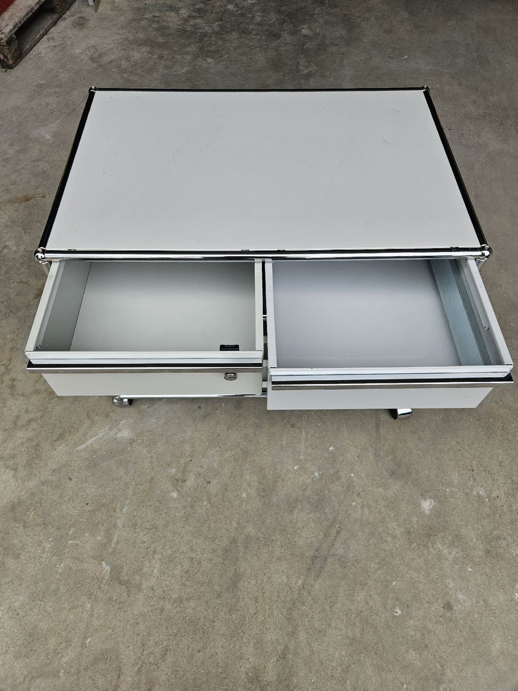 USM Banconi: USM Korpus lichtgrau – Usato da Brittnau venduto da Lexmark77 3