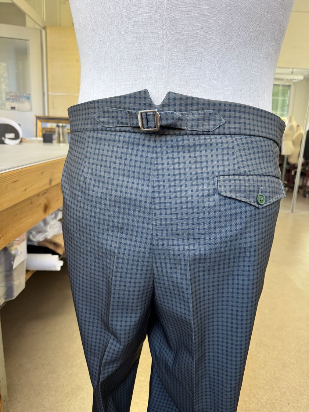 Pantaloni: Karierte Anzugshose, neuwertig – Usato da Thun venduto da Thunerseespiele_FBM 3