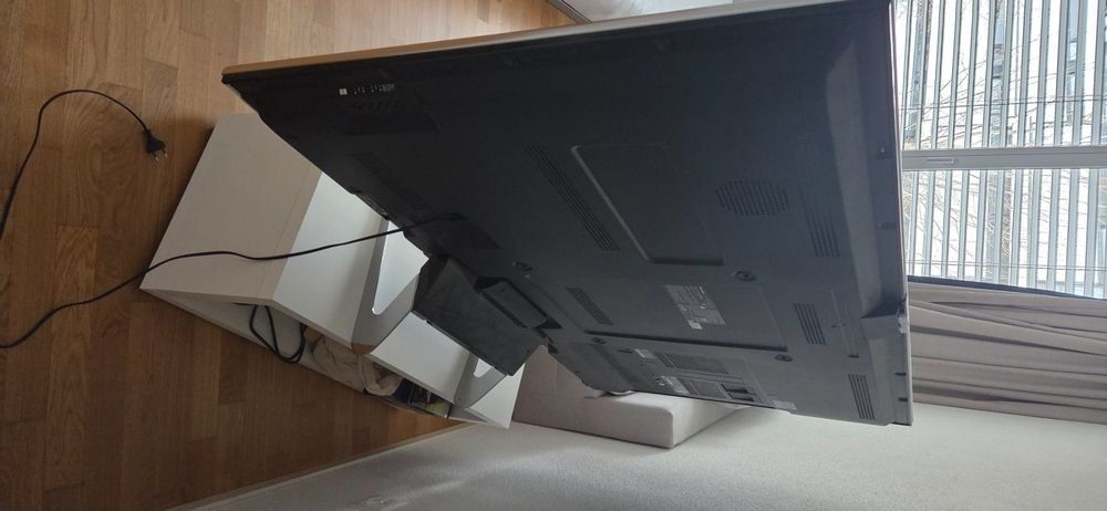 Panasonic Televisori: TX-L65WT600E Problem bei einschalten,sidebord mit mängel . – Usato da Arbon venduto da son_s5yv 1