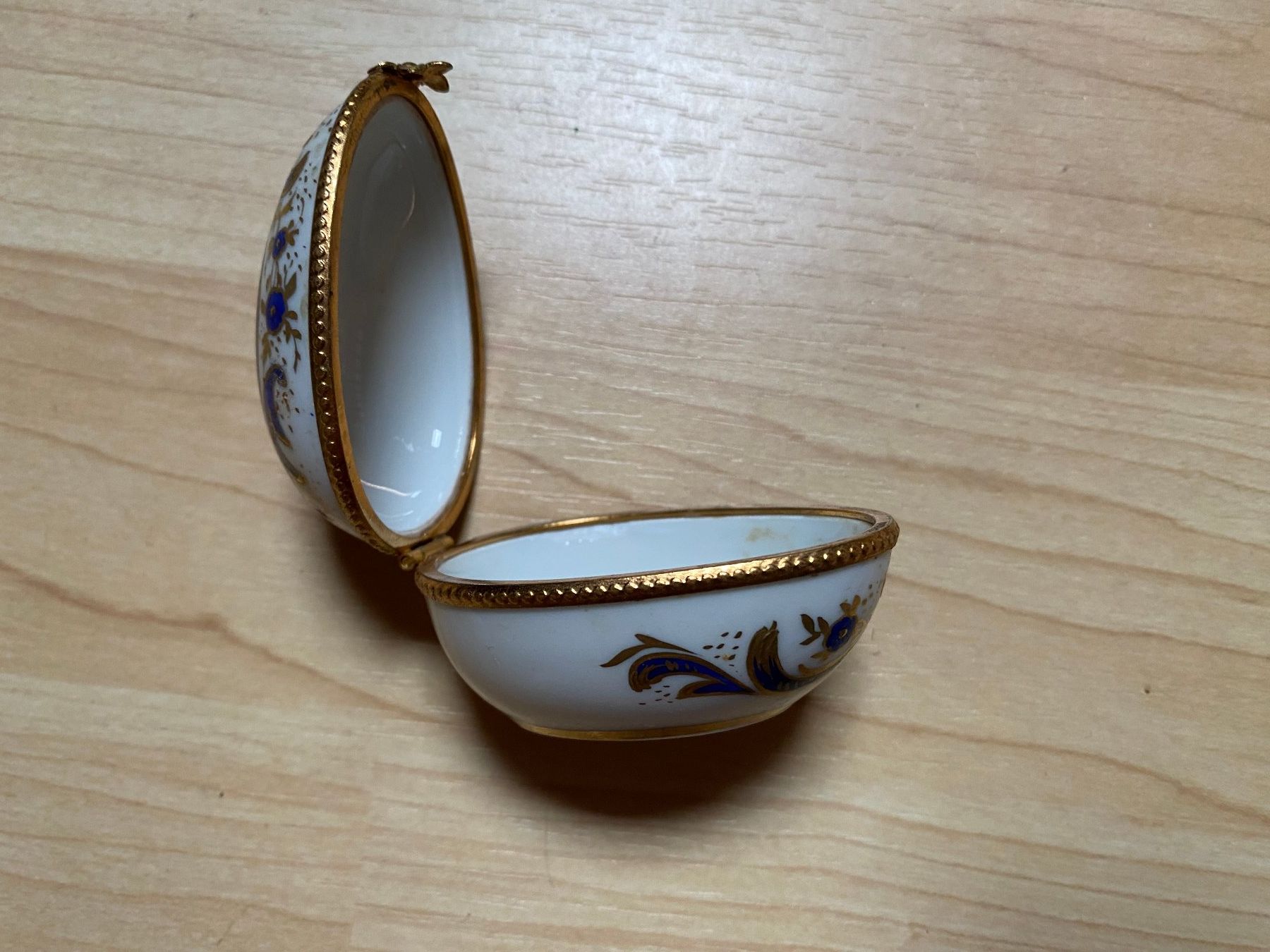 Tutte le decorazioni: Edles Porzellan-Ei, LIMOGES – Usato da Kallnach venduto da CadaSepia 3
