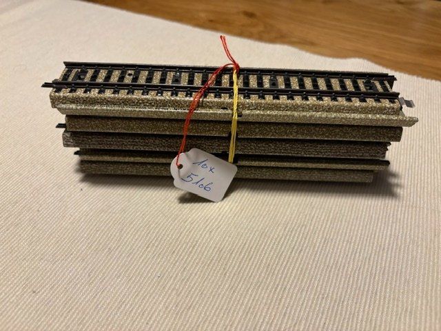 Märklin Modellini di ferrovie: Märklin Gleis 5106(B) – Usato da Frenkendorf venduto da HampeFrenk 1