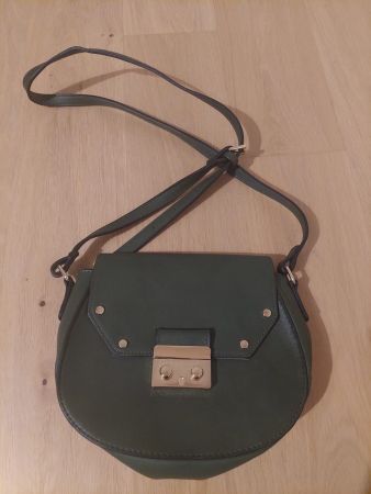 Handtasche / Umhängetasche olivgrün / dunkelgrün