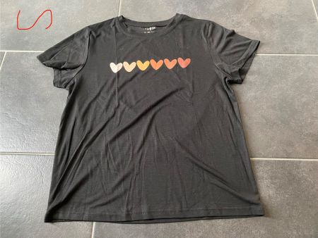 T-Shirt Shein Herzen, Gr. S (1)