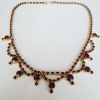 Vintage Collier mit roten Steinen, goldfarben Evtl Granaten?
