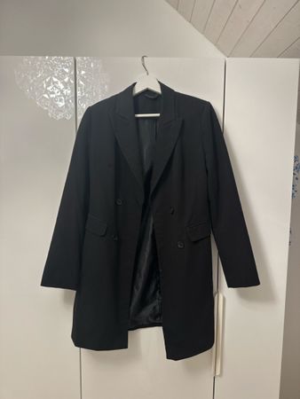 Damen Blazer schwarz klassischer Schnitt guter Zustand