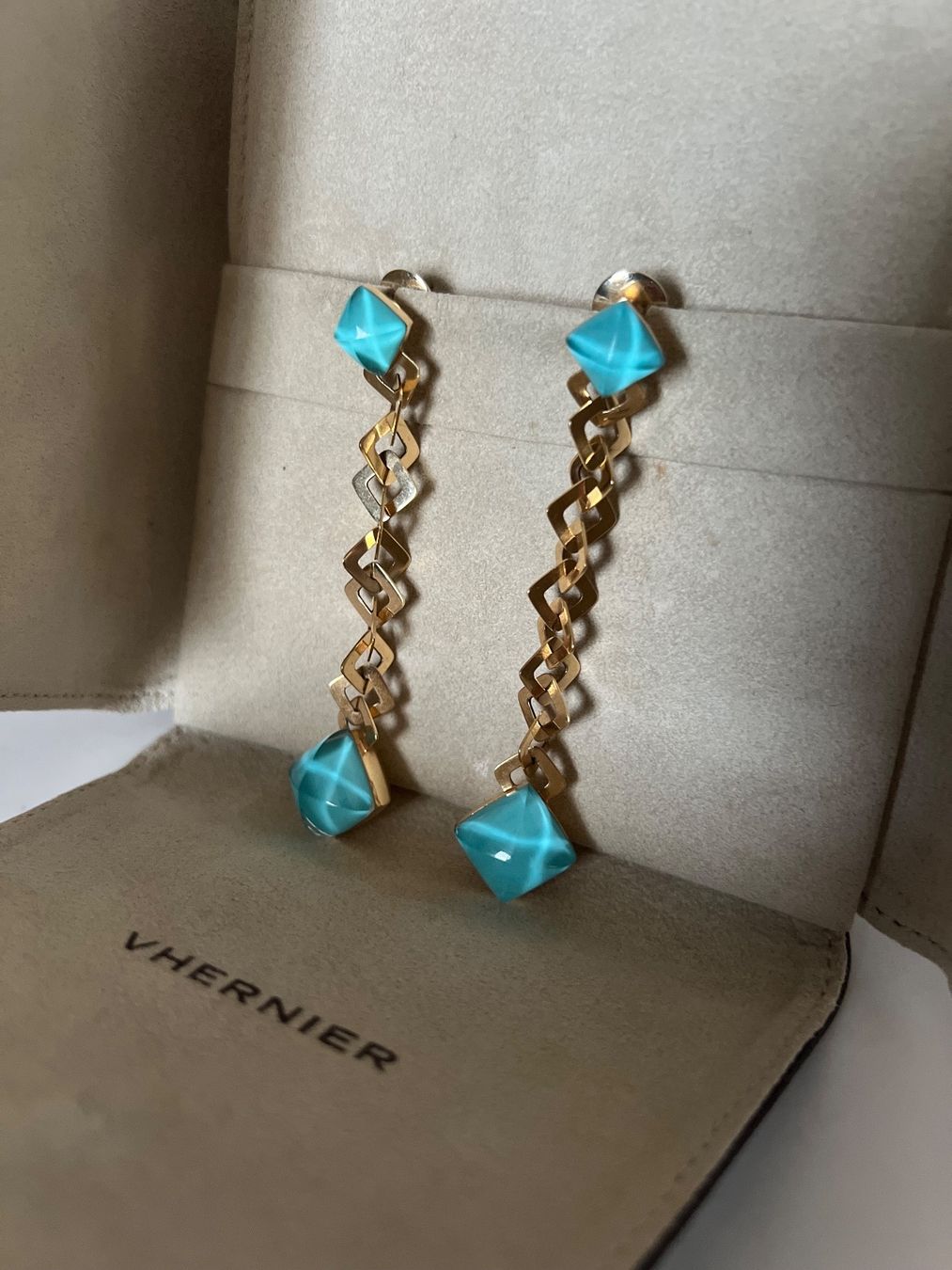 Ohrringe & -stecker: VHERNIER Earrings – Neu (gemäss Beschreibung) aus Châtelaine von Veradat