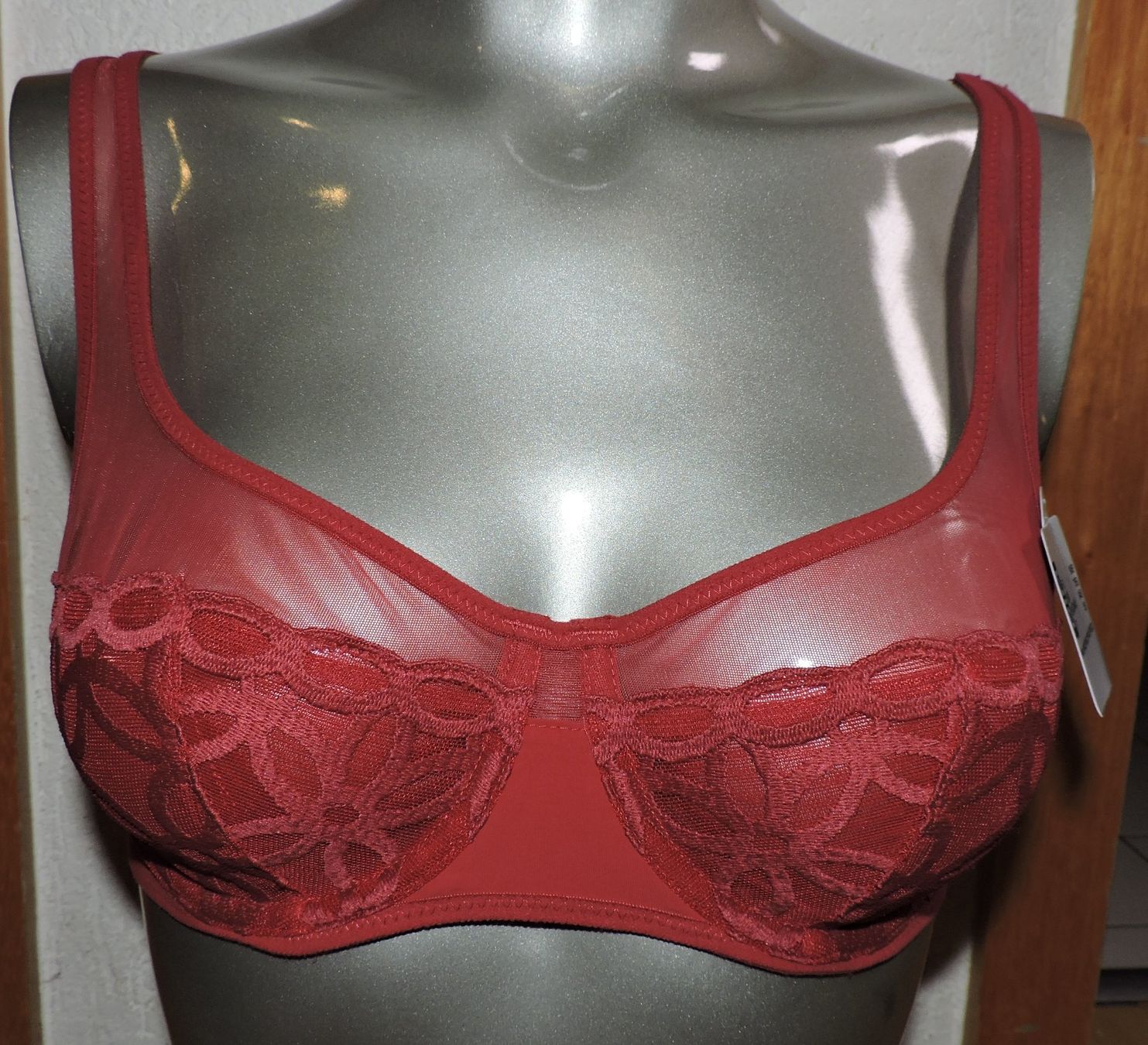 Autres dessous: 💗NEUF💗DIM Generous Soutien-Gorge T: 75B – Neuf avec emballage d'origine à Sorvilier par ven2tou