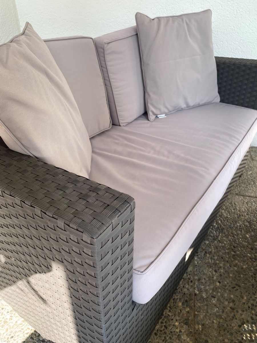 Viplounge Tischset: Gartenlounge Set Polyrattan 5-teilig mit Tisch grau – Gebraucht aus Einsiedeln von Miri.98 1
