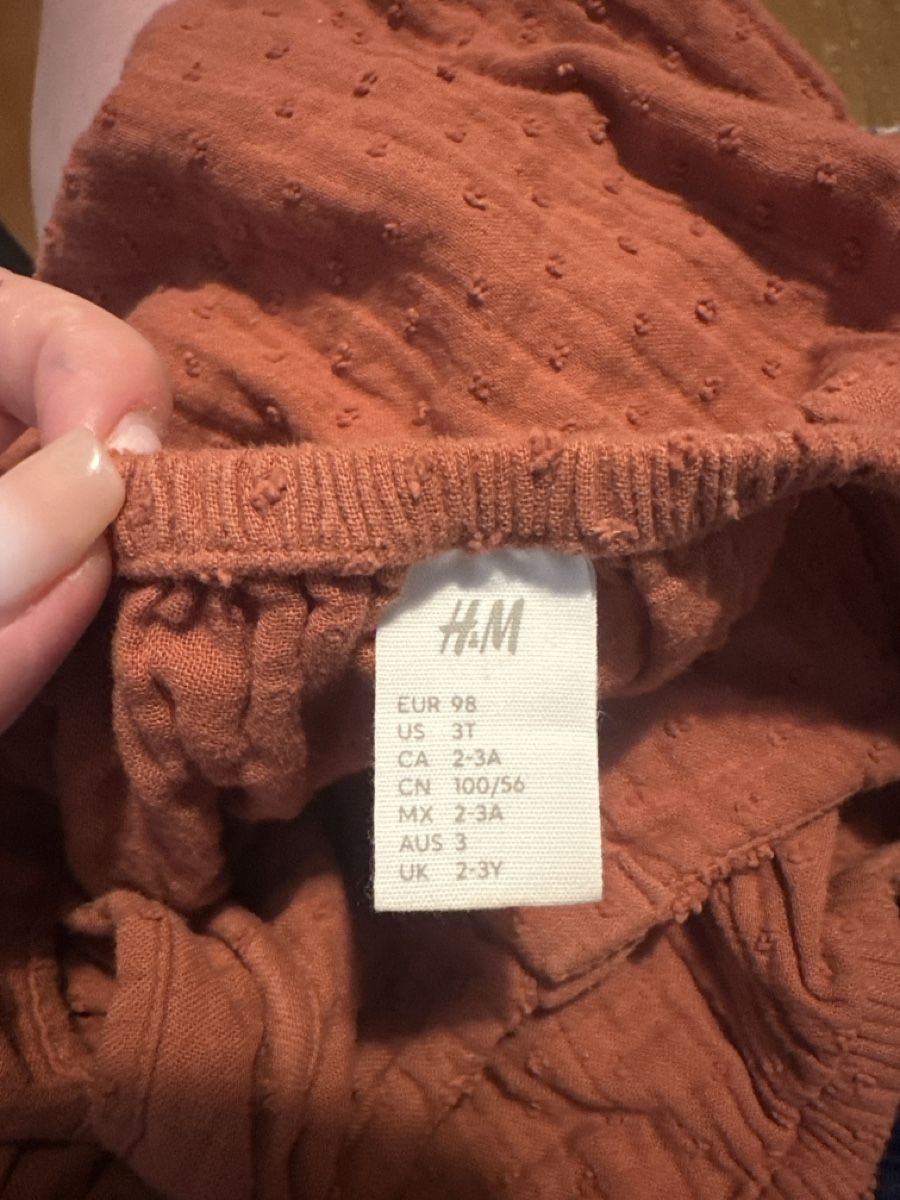 H&M Jumpsuits: Strampler rostrot Grösse 98 H&M – Neu (gemäss Beschreibung) aus Schaffhausen von NellyE 1