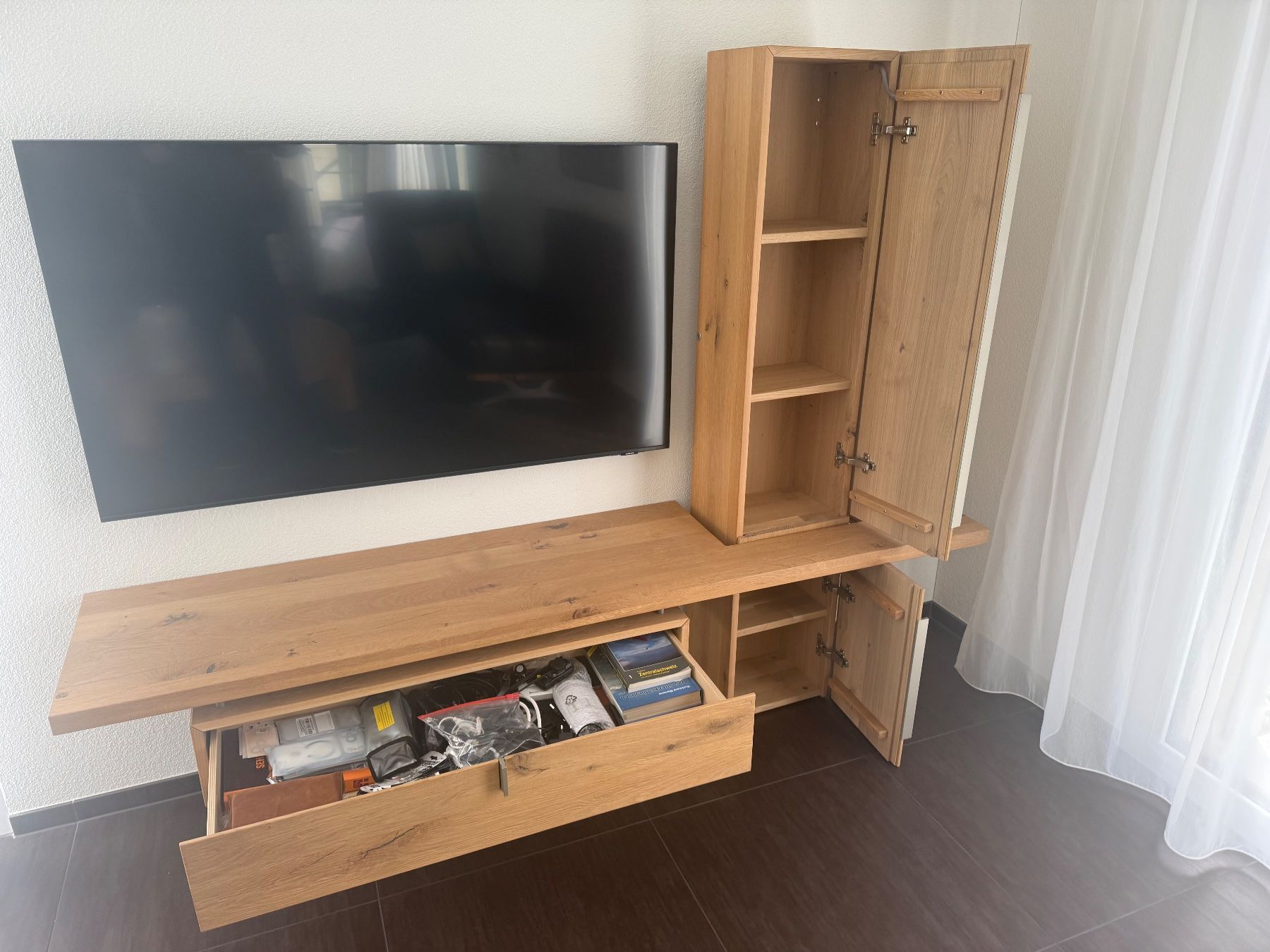 Pfister Mobili TV: THIELEMEYER Designer Mobel ,Masive Eiche mit Beleuchtung – Usato da Hellbühl venduto da Rodgers67 1
