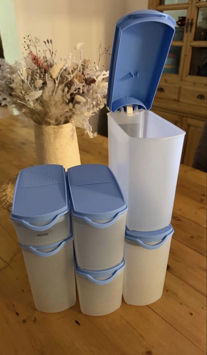 Tupperware Recipients et similaires: Tupperware boîtes de conservation  – D'occasion à Collombey par canny76