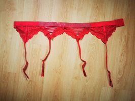 Roter Strapsgürtel mit Spitze, verstellbar,