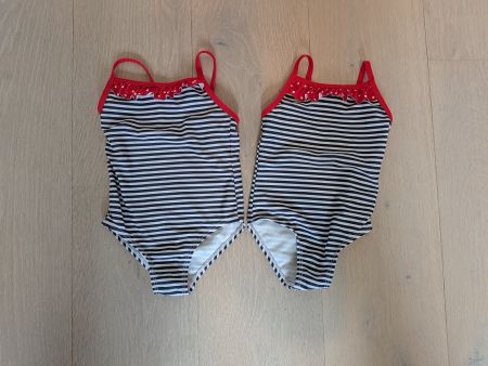 2er-Set Badeanzüge im Maritim-Look – Gr. 74 für Zwillinge