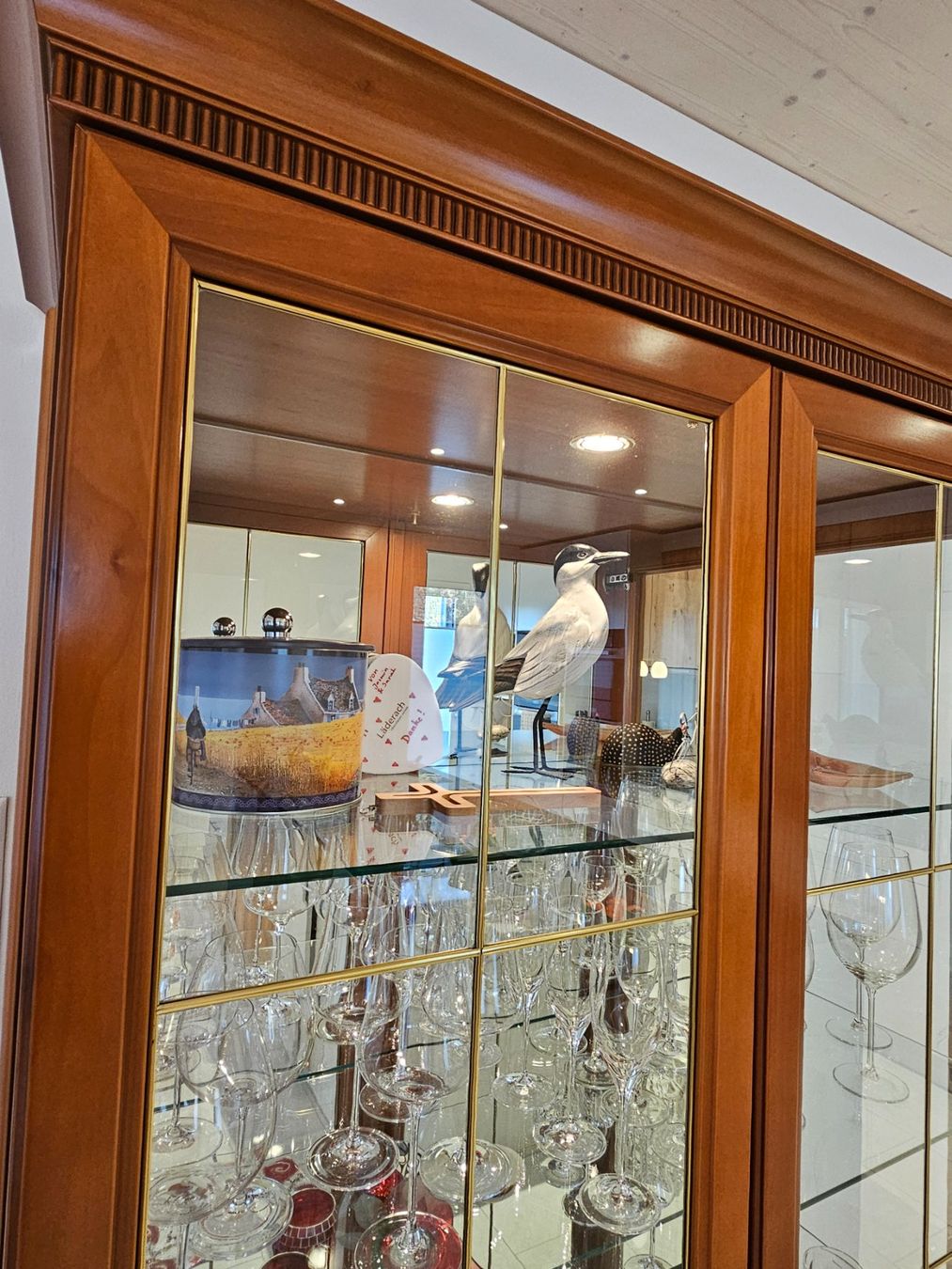 Vetrine: Schöne Glasvitrine mit Beleuchtung – Usato da Seengen venduto da DorisAlias 2