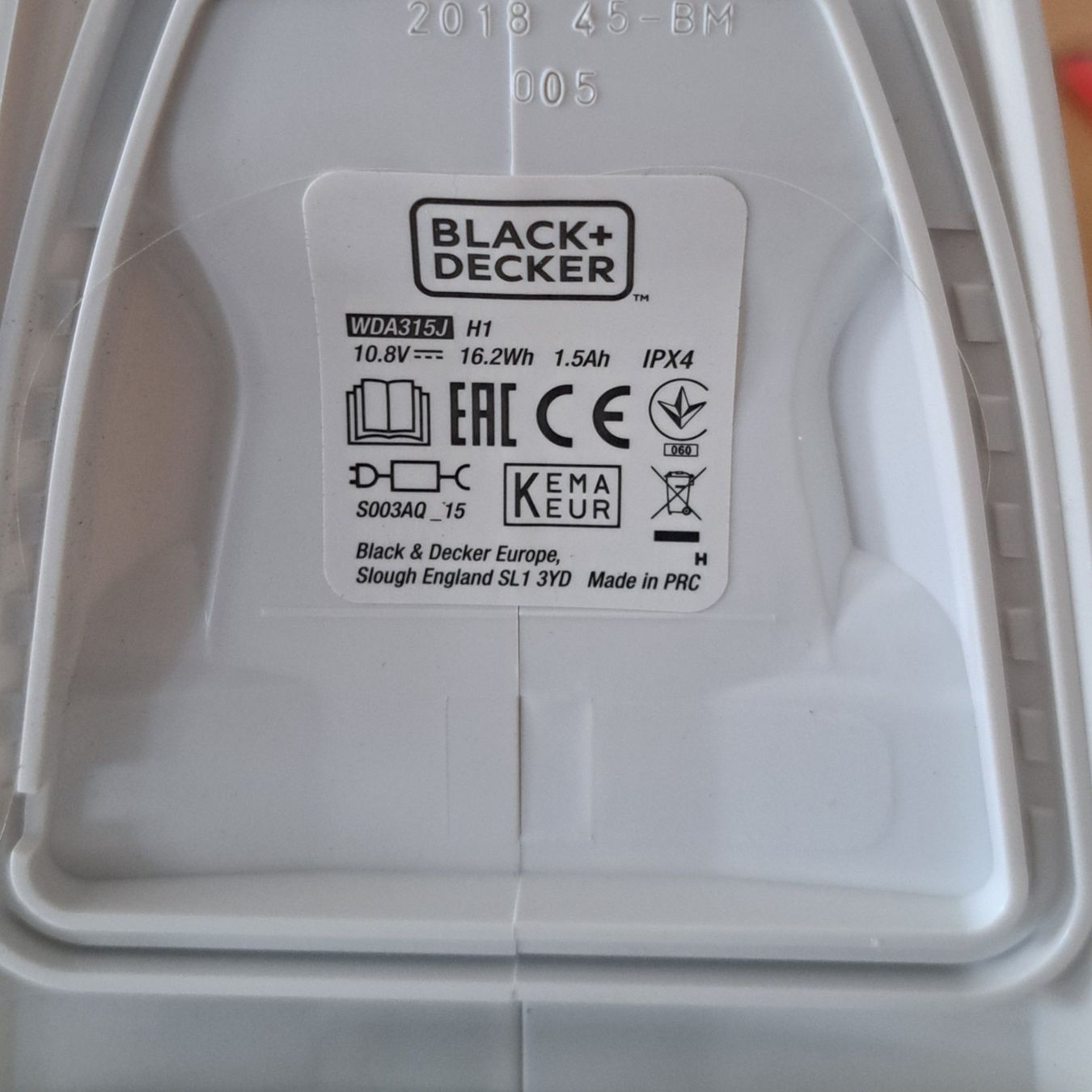 Staubsauger & Zubehör: BLACK+DECKER Akku Handstaubsauger – Gebraucht aus Wallisellen von Valkyrie13 2