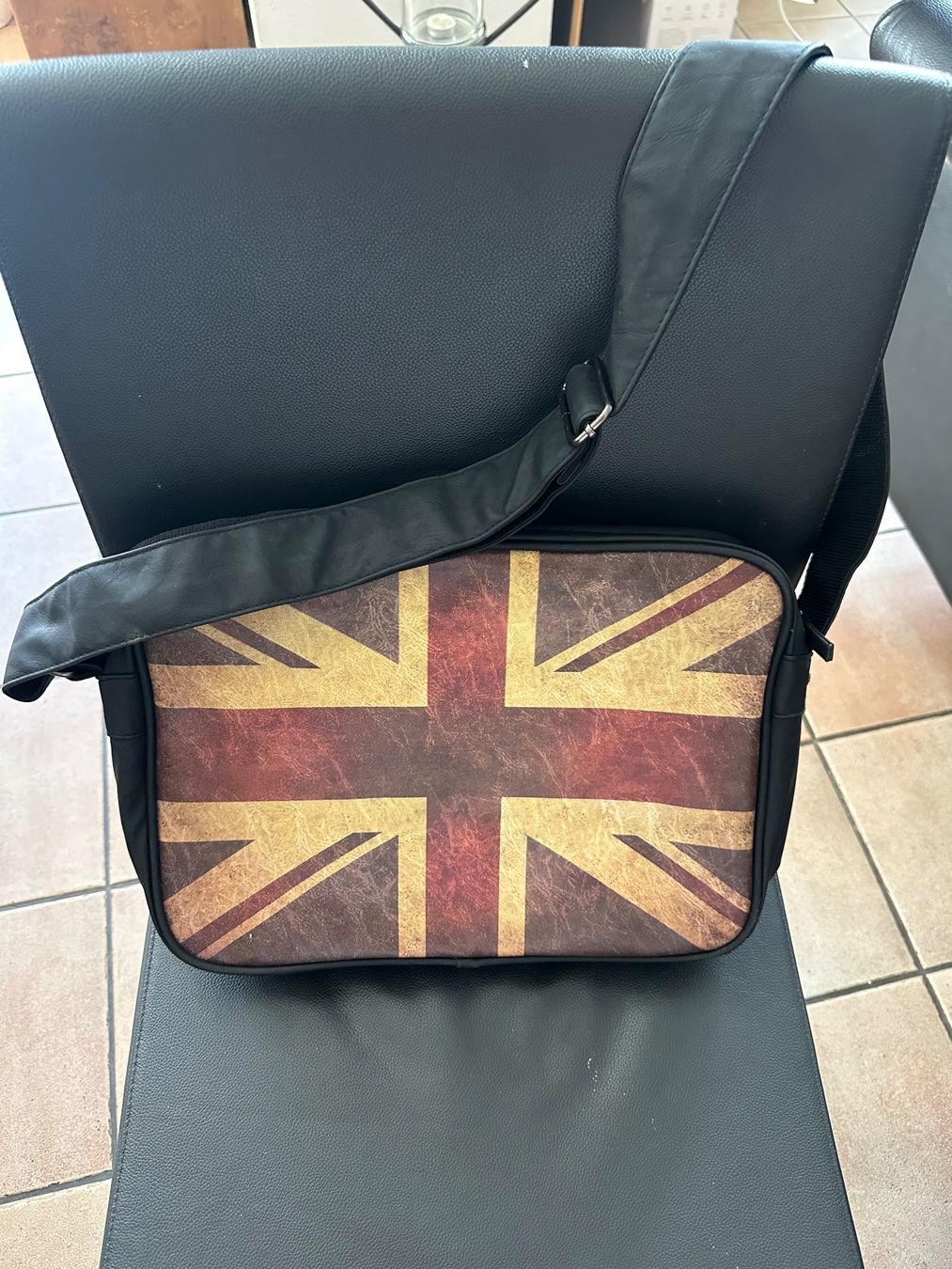 Taschen: Umhängetasche mit England-Flagge – Gebraucht aus Schaan von Hermine2018 1
