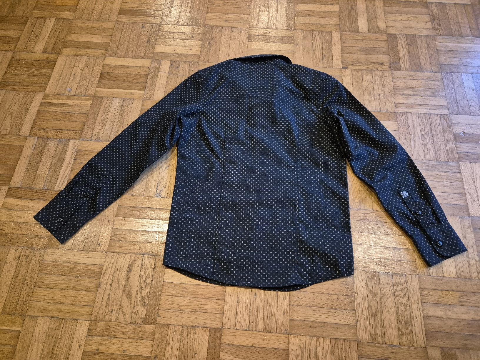 Hemden, T-Shirts & Polos: 2 Hemden Gr. 128 – Gebraucht aus Kappel SO von tiger1921 4