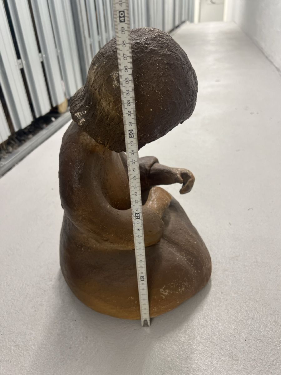 Figuren: Rustikale Mädchenfigur aus Terrakotta, CHF 50. – Gebraucht aus Zürich von Privat_13 5