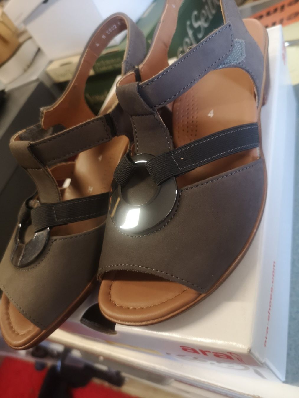 Ara Chaussures femmes: ARA – Neuf avec emballage d'origine à Möhlin par Highwaytom