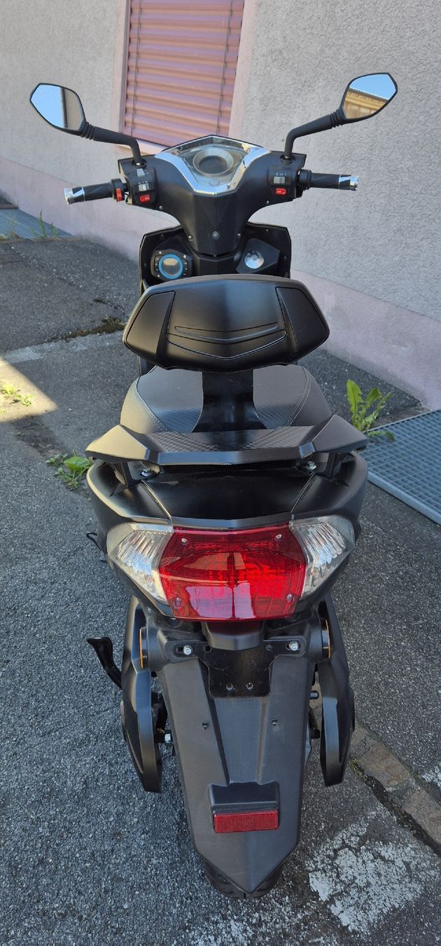 Strada: Elektroroller XINRI Hawk, L800, schwarz  – Usato da Balterswil venduto da ann_zr6r 2