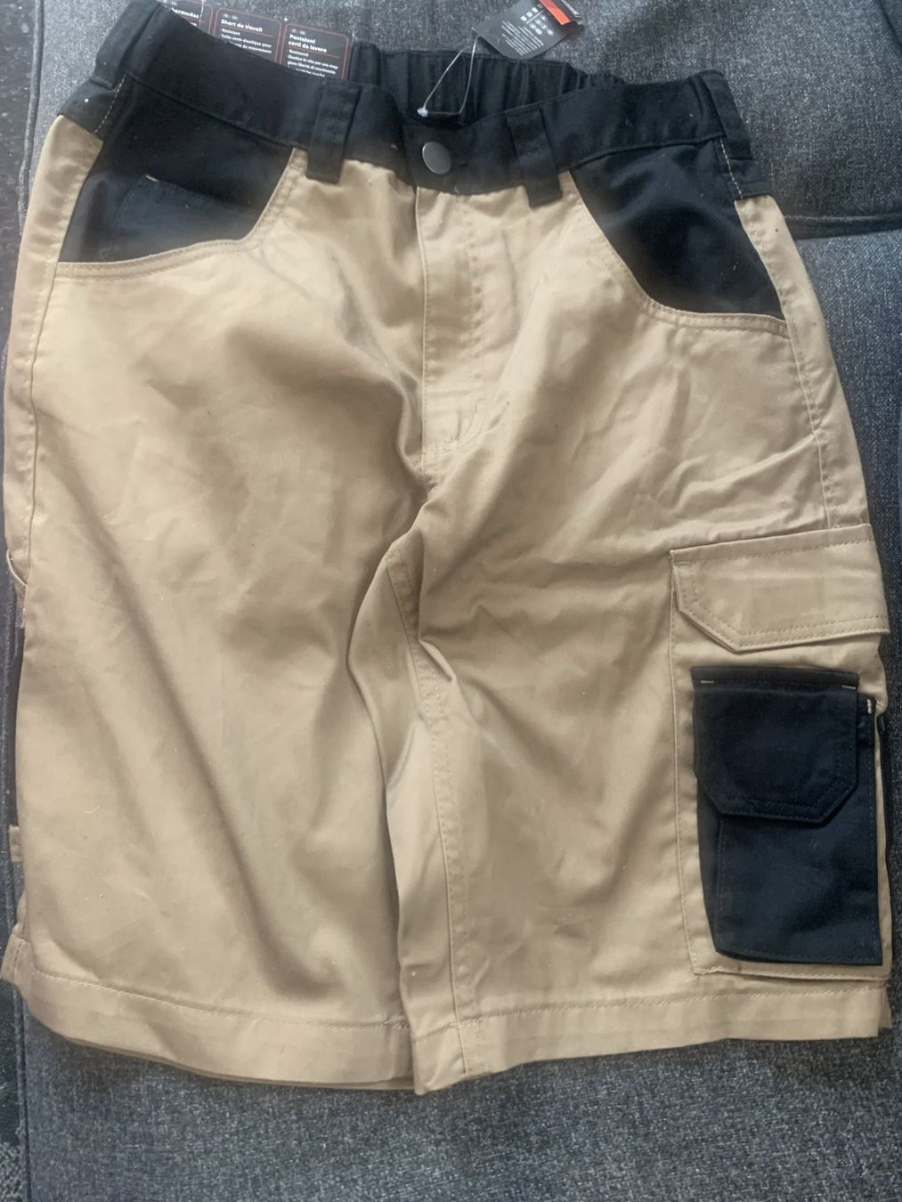 Pantaloni: Parkside Arbeitsbermudas Gr. 48 Beige/Schwarz – Usato da Reinach BL venduto da jessihome