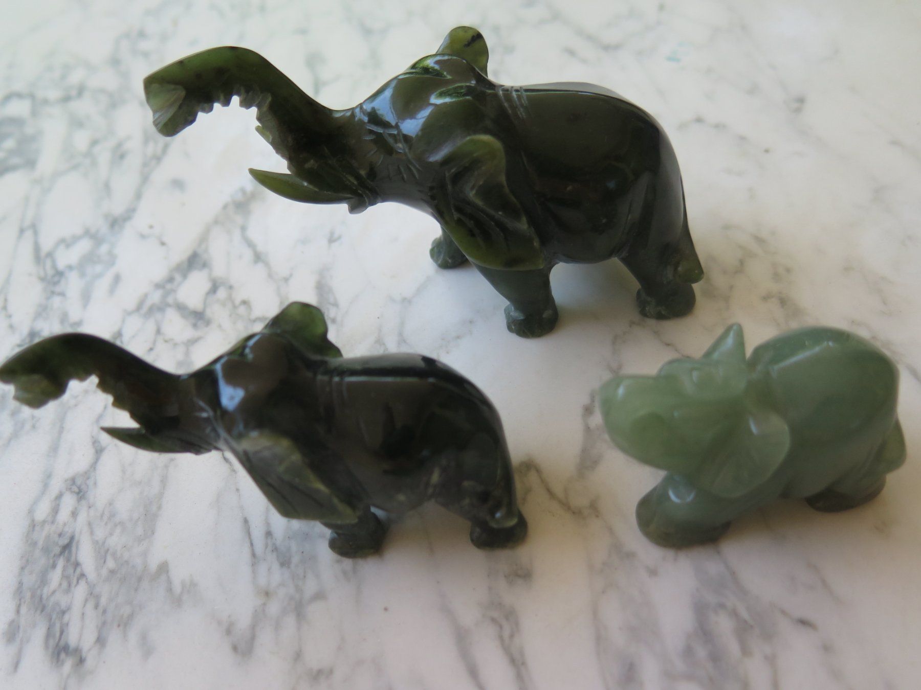 Sculptures & Statues: 3 Jade Elefanten – D'occasion à Schaffhausen par Yamakana51L8736OQ8 6