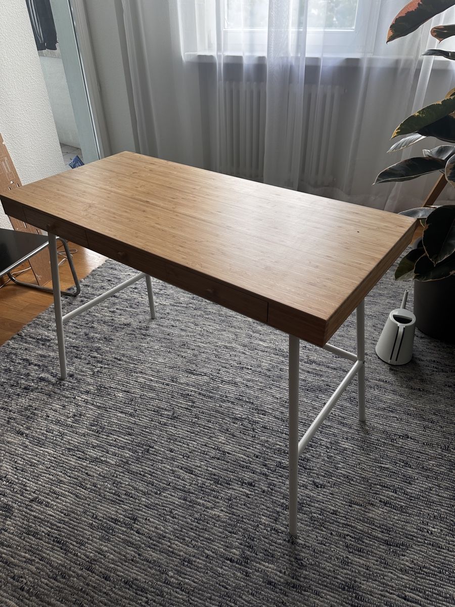Scrivanie: Ikea Schreibtisch Bambus  – Usato da Zürich venduto da hus_2sc5